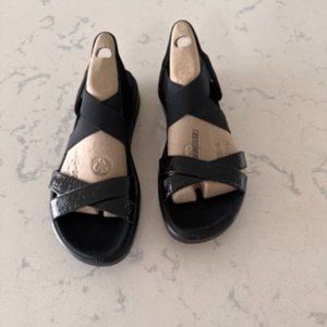 ECCO Flowt Women's Flat Strappy Sandals